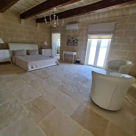 With Large Pool And Garden In Gozo Villa *