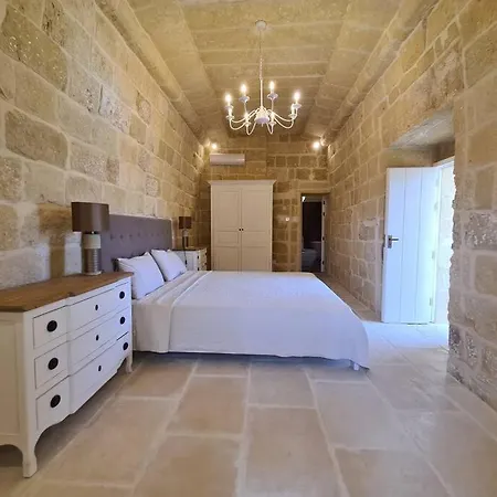 With Large Pool And Garden In Gozo Villa *