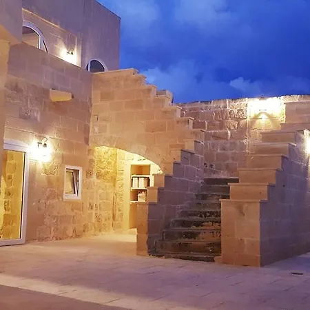 Villa With Large Pool And Garden In Gozo