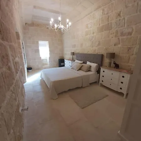 With Large Pool And Garden In Gozo Villa *