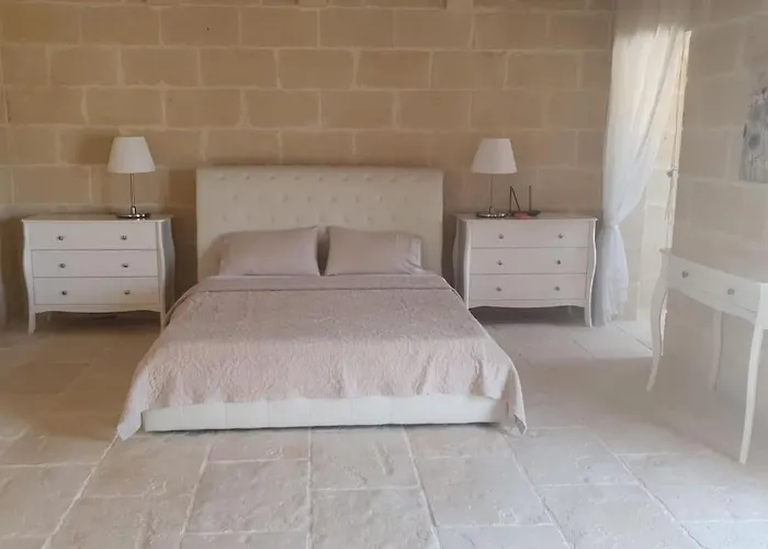 With Large Pool And Garden In Gozo * Għarb