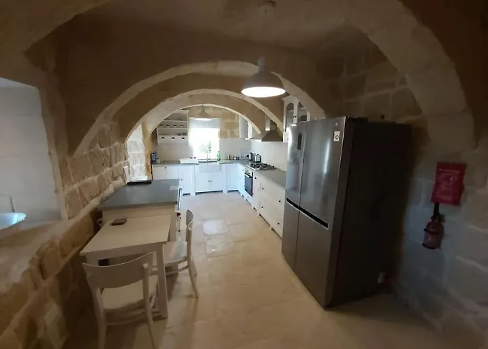 فيلة With Large Pool And Garden In Gozo *