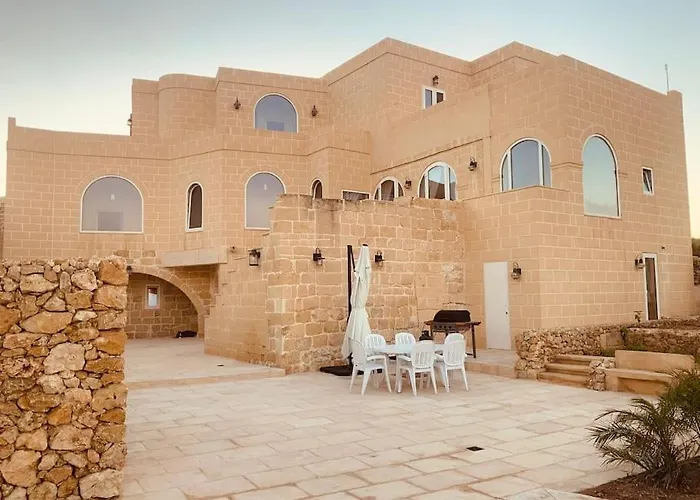 فيلة With Large Pool And Garden In Gozo