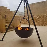 With Large Pool And Garden In Gozo 빌라 가르브