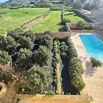 With Large Pool And Garden In Gozo 빌라 가르브