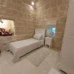 Villa With Large Pool And Garden In Gozo Għarb