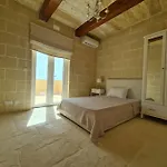 With Large Pool And Garden In Gozo Għarb