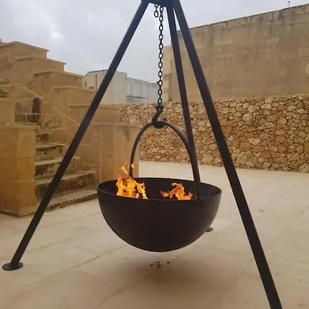 With Large Pool And Garden In Gozo Villa Għarb
