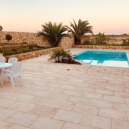Villa With Large Pool And Garden In Gozo