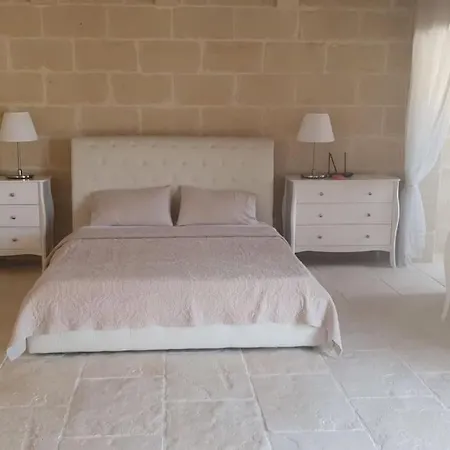 With Large Pool And Garden In Gozo * Għarb