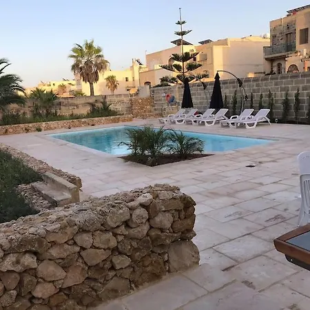 With Large Pool And Garden In Gozo * Għarb