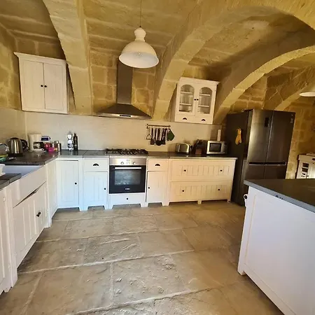 With Large Pool And Garden In Gozo Villa Għarb