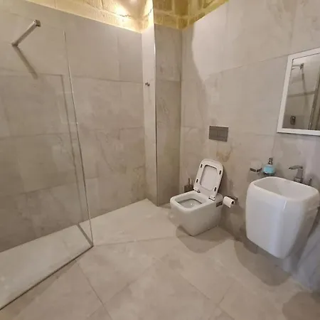 With Large Pool And Garden In Gozo Villa Għarb