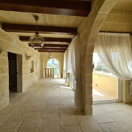 Villa With Large Pool And Garden In Gozo