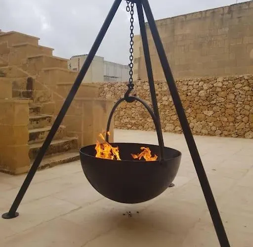 With Large Pool And Garden In Gozo Villa Għarb