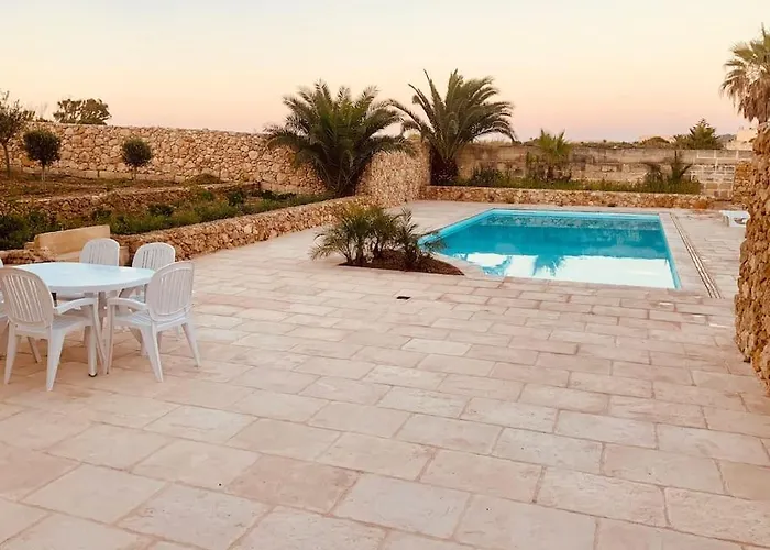 Villa With Large Pool And Garden In Gozo