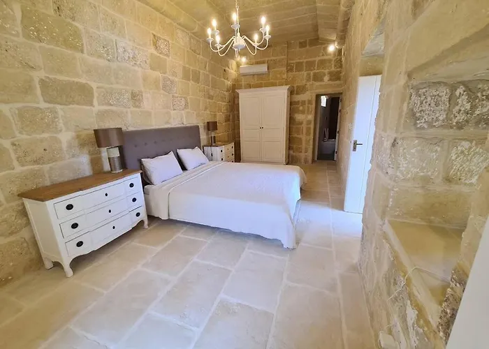 With Large Pool And Garden In Gozo Vilă Għarb