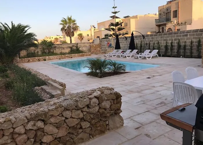 With Large Pool And Garden In Gozo * Għarb
