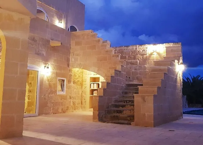 Villa With Large Pool And Garden In Gozo