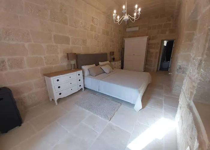 Vilă With Large Pool And Garden In Gozo Għarb